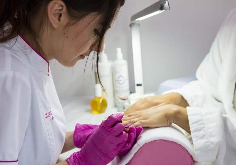Manicurista Curso de Renovación de Licencia